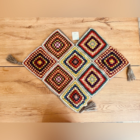 Gorgeous Cienna Crochet afghan poncho new!! - Picture 1 of 3